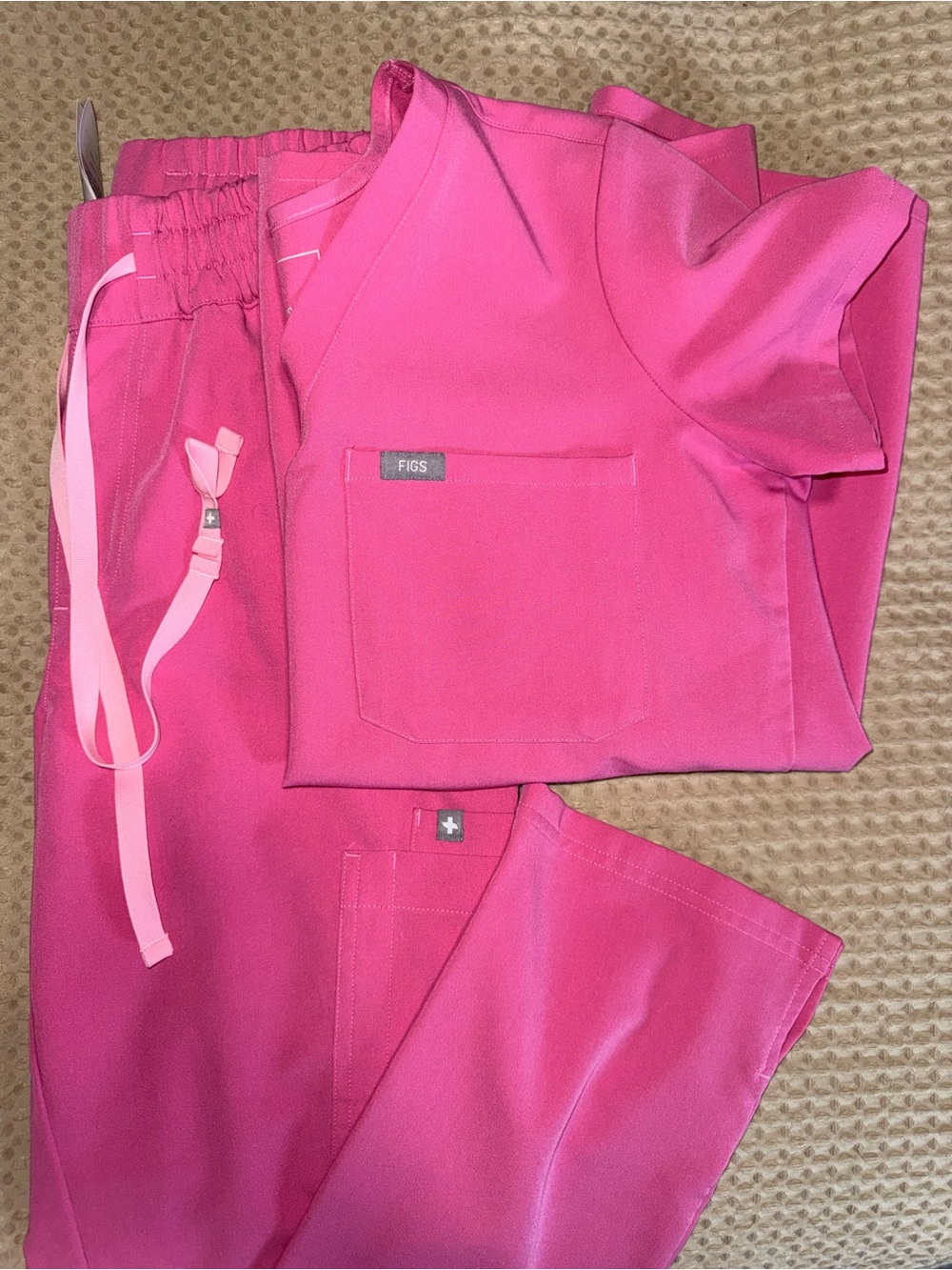 FIGS F*ing Pink Scrub Set - Picture 1 of 3